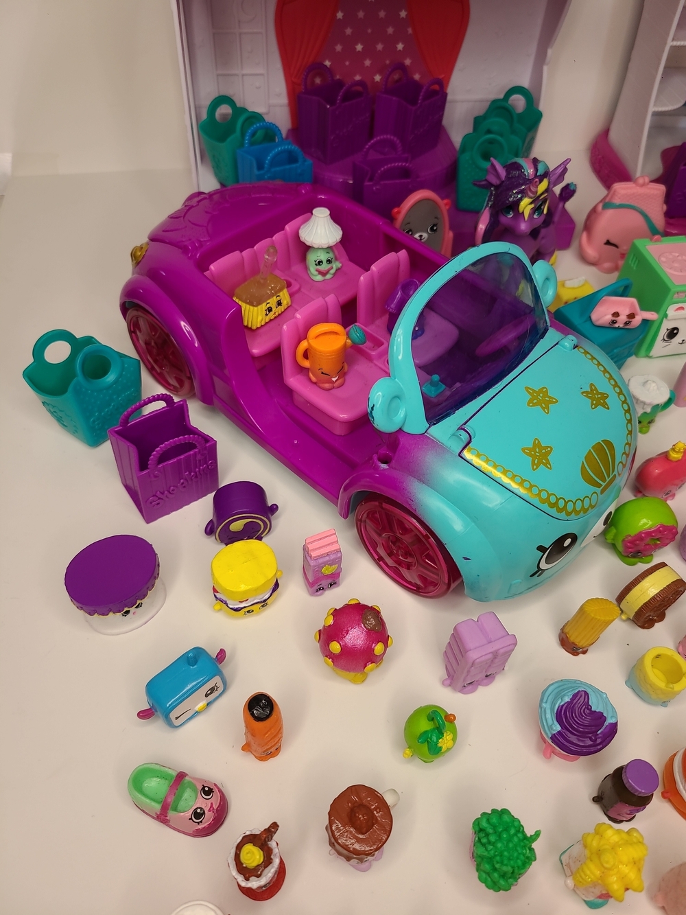 Large Shopkins Bundle Houses Cars & 120+ Figures - Picture 5 of 16